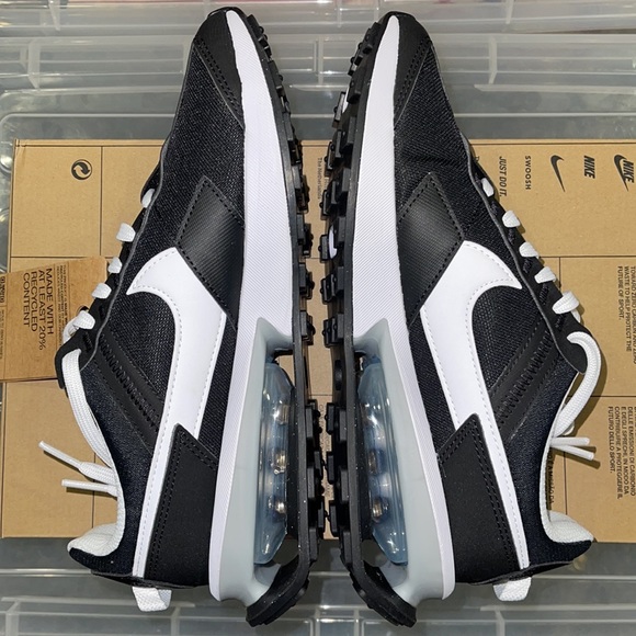 New NIKE Womens Air Max Pre-Day in Black/White-Mettalic Silver - Picture 10 of 16